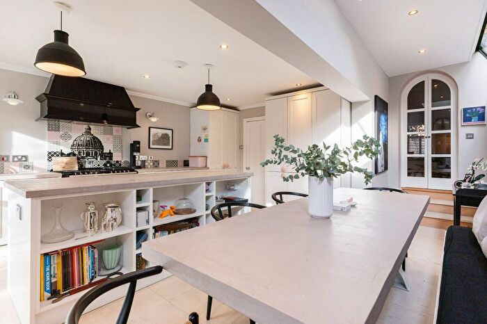 4 Bedroom Terraced House For Sale In Shottendane Road, London, SW6