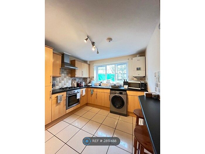 2 Bedroom Flat To Rent In Headington, Oxford, OX3