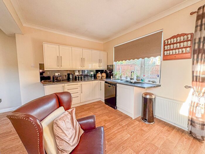 2 Bedroom Semi-Detached House For Sale In Aldermans Hill, Hockley, SS5