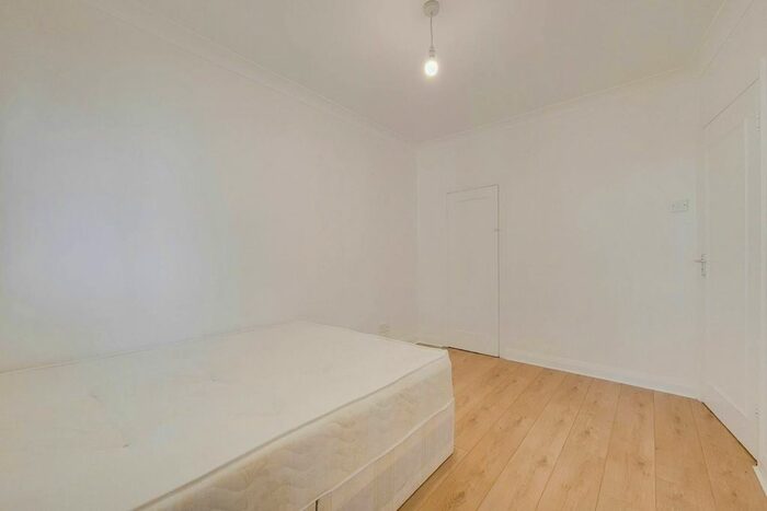 2 Bedroom Flat To Rent In Arlington Lodge, Brixton, London, SW2