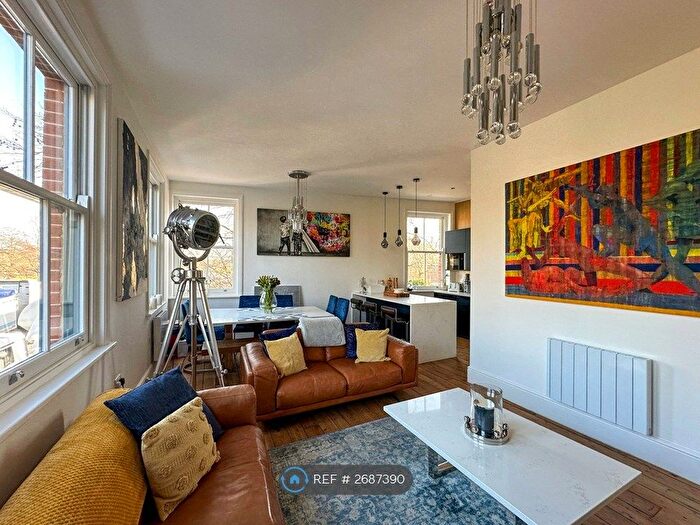 3 Bedroom Flat To Rent In Blackheath Hill, London, SE10