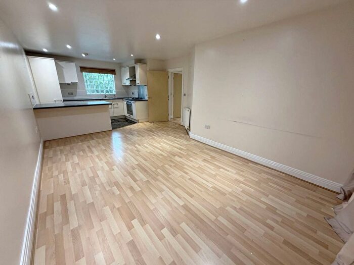 2 Bedroom Flat To Rent In Peak Court, Meridian Close, Mill Hill, NW7