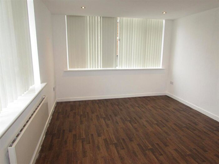 1 Bedroom Flat To Rent In One Bedroom Ground Floor Apartment With Parking, BH1