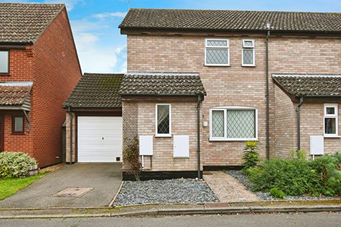3 Bedroom Semi-Detached House To Rent In Wordsworth Road, Diss, IP22