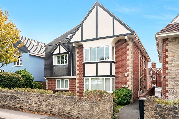 2 Bedroom Flat For Sale In Rabling Road, Swanage, BH19