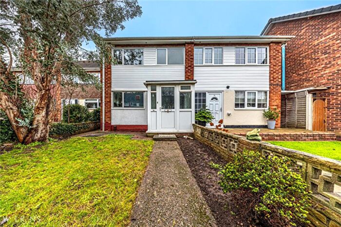 3 Bedroom Semi-Detached House To Rent In Freville Close, Tamworth, Staffordshire, B79