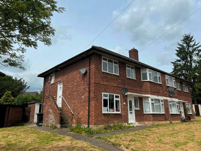 2 Bedroom Maisonette To Rent In St. Augustines Drive, Broxbourne, EN10