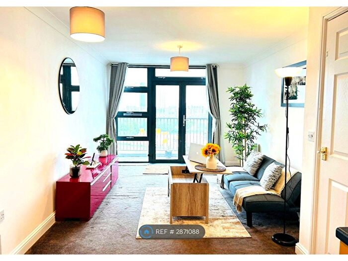 1 Bedroom Flat To Rent In Twelvetree Crescent, London, E3