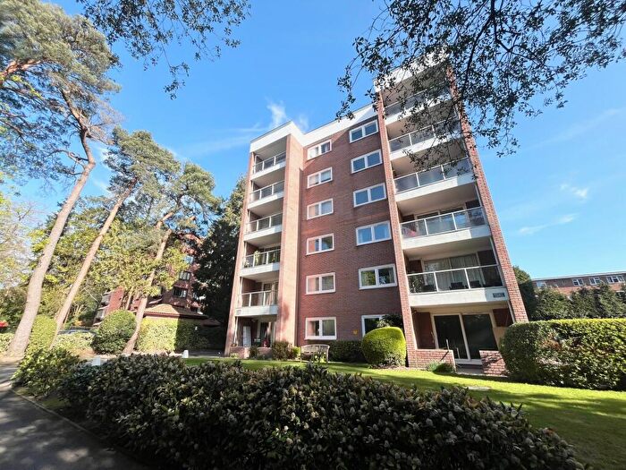 2 Bedroom Apartment To Rent In Lindsay Road, Branksome Park, BH13