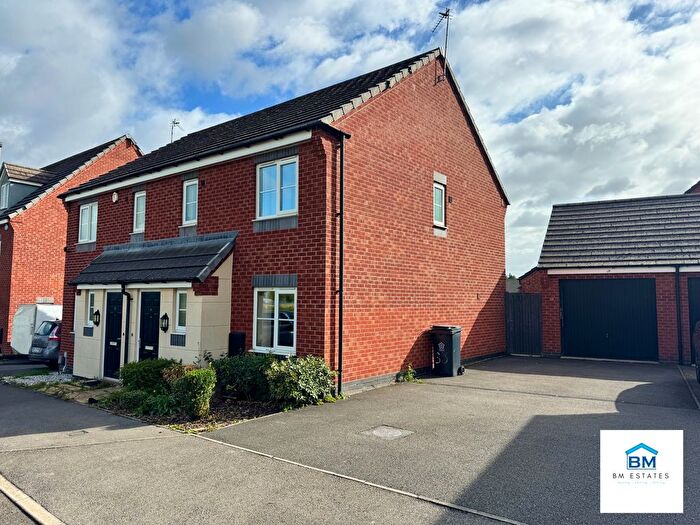3 Bedroom Semi-detached House To Rent In Moulton Road, Hamilton, LE5