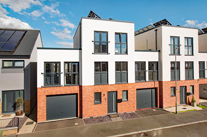 3 Bedroom Terraced House For Sale In Holdenby Drive, Corby, Northamptonshire, NN17