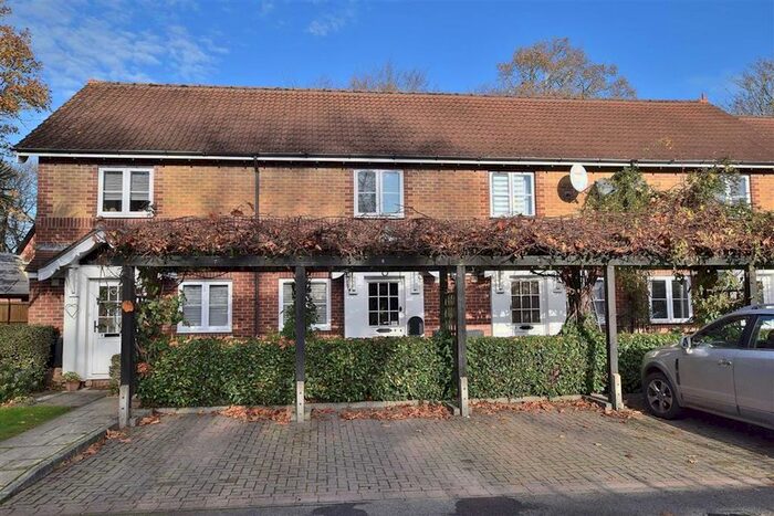 2 Bedroom Terraced House To Rent In Vicarage Gardens, Hordle SO41