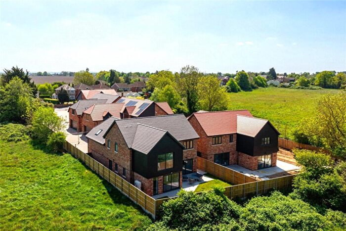 4 Bedroom Detached House For Sale In Silver End Road, Haynes, Bedfordshire, MK45
