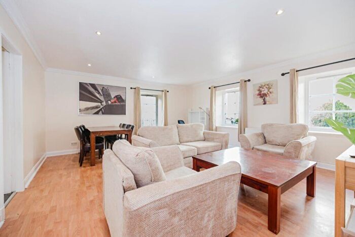 3 Bedroom Flat To Rent In L Caledonian Crescent, Edinburgh, EH11