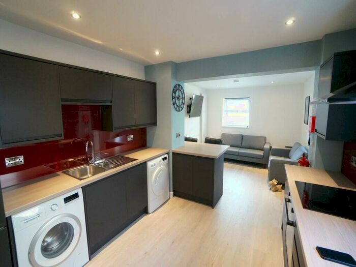 6 Bedroom House To Rent In Deiniol Road, Bangor, LL57