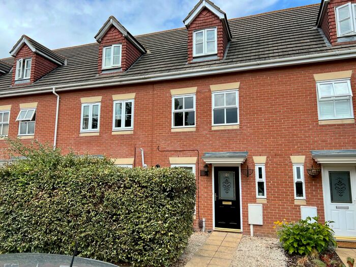 3 Bedroom Town House To Rent In Island Way East, Chatham Maritime, ME4