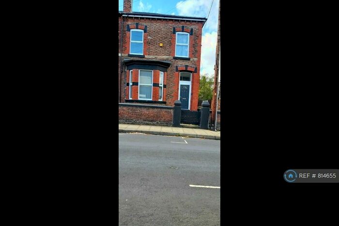 4 Bedroom Semi-Detached House To Rent In Cole Street, Birkenhead, CH43