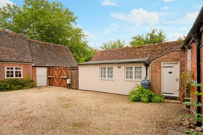 1 Bedroom House To Rent In Main Road Ogbourne St. Andrew, SN8