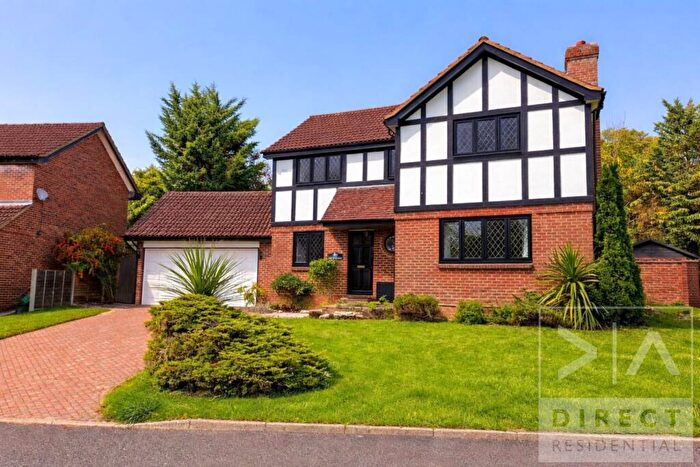 4 Bedroom Detached House To Rent In Grey Alders, Banstead, SM7