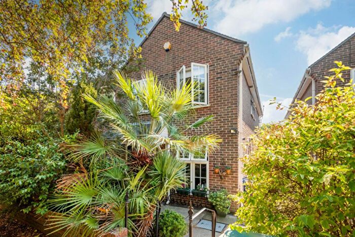 3 Bedroom End Of Terrace House For Sale In Sheridan Walk, Temple Fortune, NW11