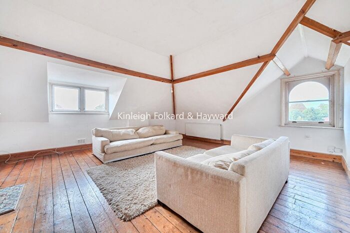 2 Bedroom Flat For Sale In Holden Road, London, N12