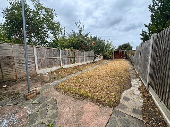 3 Bedroom Terraced House For Sale In Lincoln Road, Forest Gate, London, E7