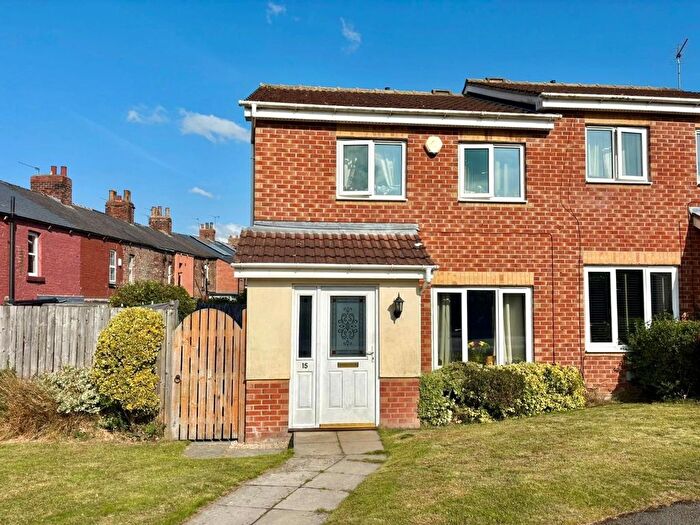 3 Bedroom Semi-Detached House For Sale In Tuscany Gardens, Barnsley, S70
