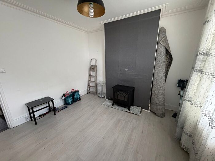 4 Bedroom End Of Terrace House To Rent In Holme Lane, Sheffield, S6