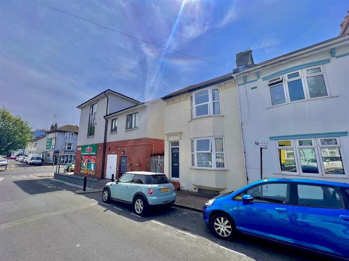 4 Bedroom House To Rent In Edinburgh Road, Brighton, BN2