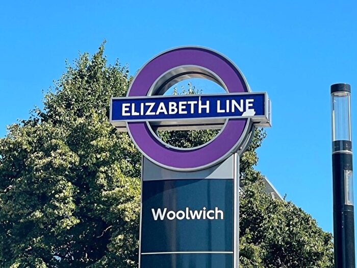 2 Bedroom Apartment For Sale In East Lodge, Pettacre Close, Thamesmead West, SE28