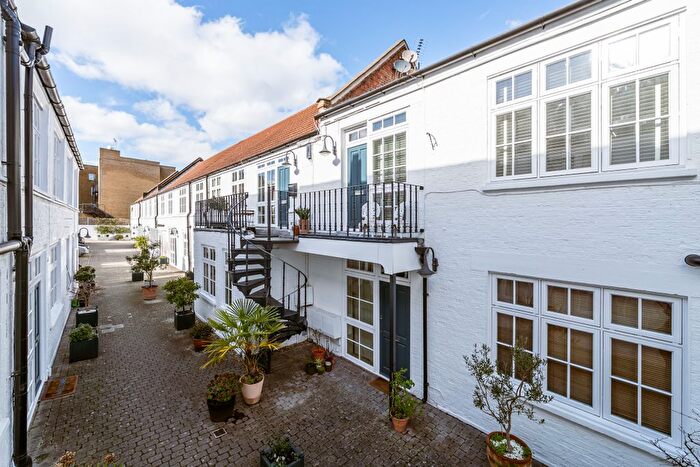 1 Bedroom Flat For Sale In Anchor Mews, London, SW12