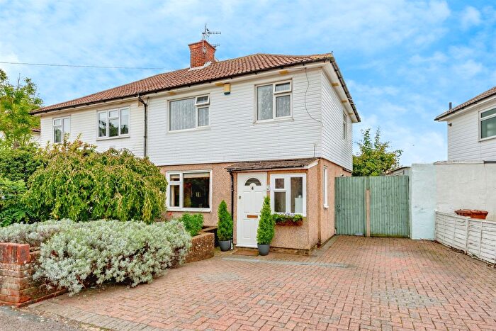 3 Bedroom Semi-Detached House For Sale In Radstock Way, Merstham, Redhill, RH1