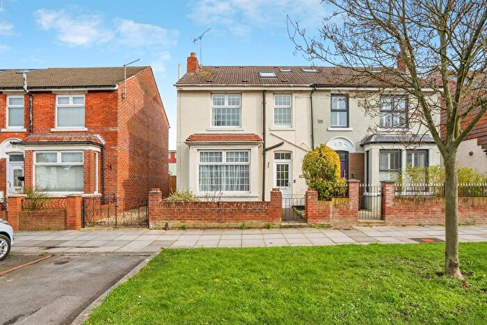 3 Bedroom Semi Detached House For Sale In Copnor Road, Portsmouth, PO3