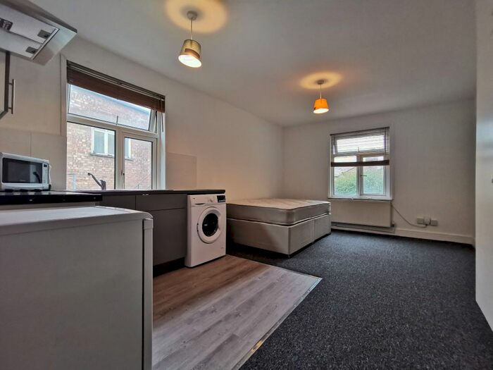 1 Bedroom Studio To Rent In Villiers Road, London, NW2