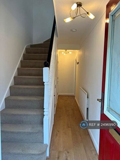 4 Bedroom Semi-Detached House To Rent In Stocton Close, Guildford, GU1
