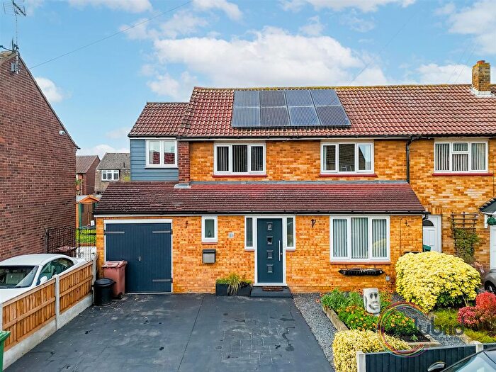 4 Bedroom End Terrace House For Sale In St. Francis Way, Grays, RM16