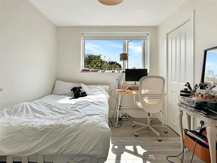 2 Bedroom Flat To Rent In Codon Court, Union Lane, Cambridge, CB4