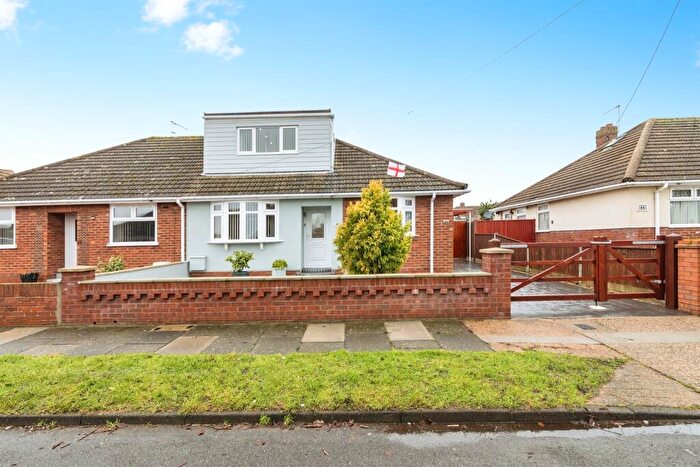 2 Bedroom Bungalow For Sale In Highland Way, Lowestoft, NR33