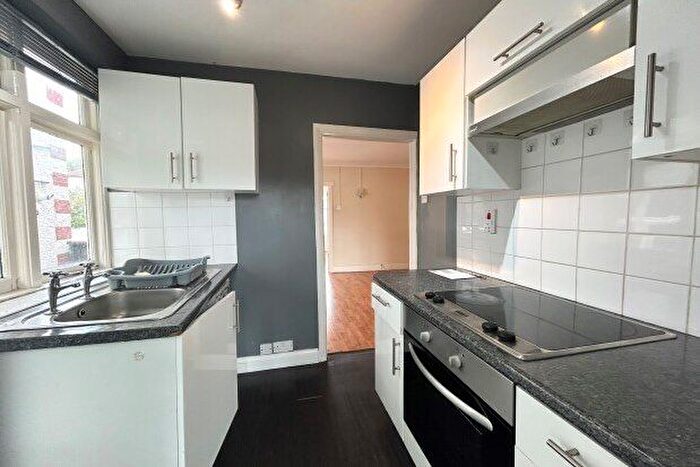 2 Bedroom Maisonette To Rent In Grey Towers Avenue, Hornchurch, RM11