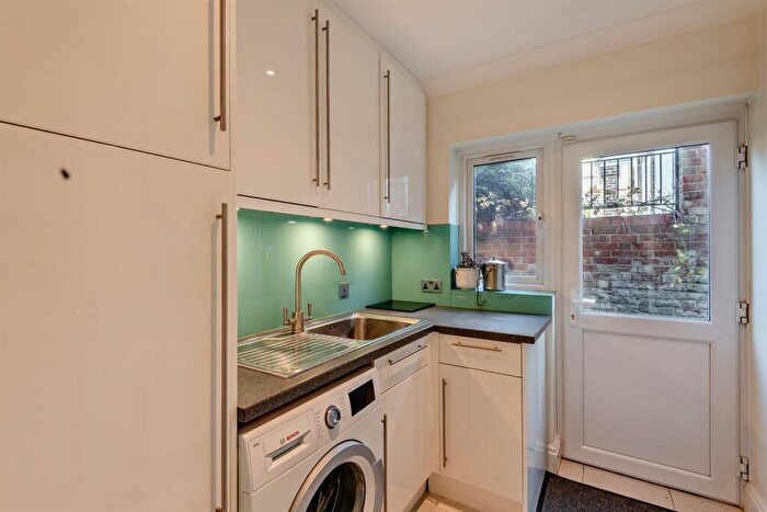 5 Bedroom Detached House For Sale In Wents Wood, Weavering, Maidstone, ME14