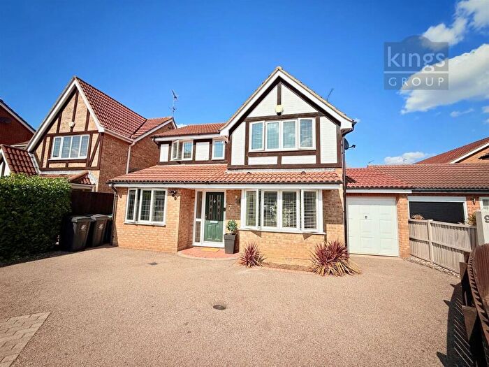 4 Bedroom Detached House For Sale In Merlin Close, Waltham Abbey, EN9