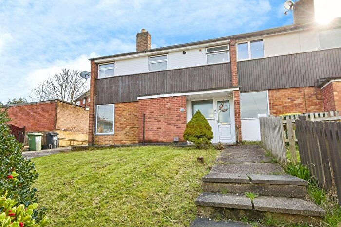 3 Bedroom End Of Terrace House For Sale In Starthe Bank, Heanor, DE75