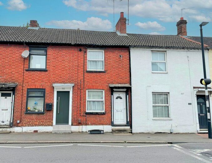 2 Bedroom House To Rent In Wing Road, Linslade, LU7