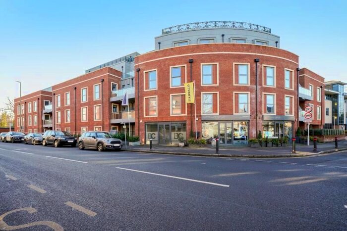 3 Bedroom Flat To Rent In Landmark Court, Queens Road, Weybridge, Surrey, KT13