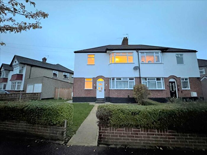 2 Bedroom Apartment To Rent In Tudor Drive Romford, Romford, RM2