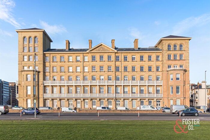 4 Bedroom Apartment For Sale In Grand Avenue, Hove, BN3