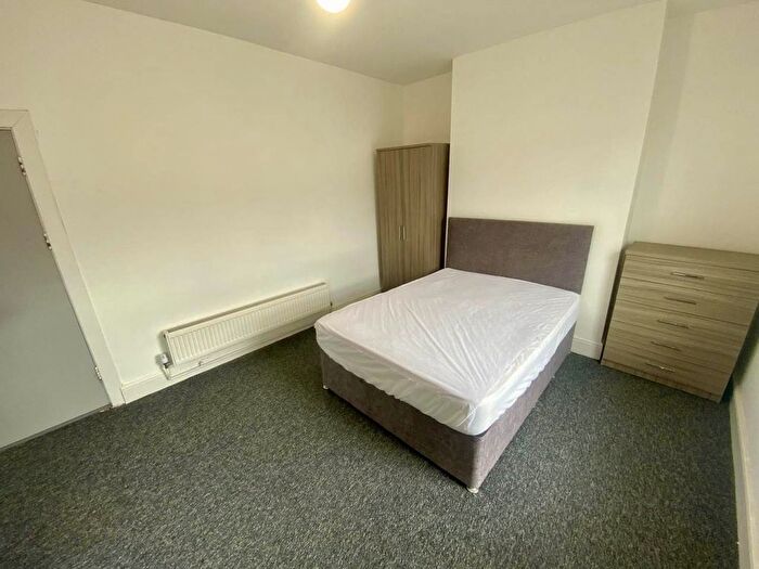 4 Bedroom Property To Rent In Rhyddings Terrace, Brynmill, Swansea, SA2