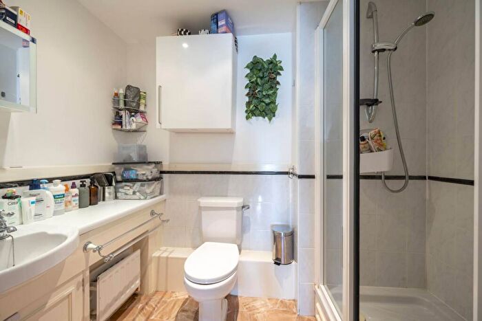 2 Bedroom Flat To Rent In Garricks House, Kingston, Kingston Upon Thames, KT1