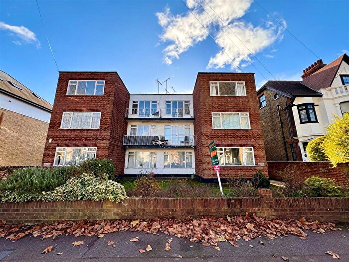 2 Bedroom Flat To Rent In Alexandra Road, Southend-On-Sea, SS1