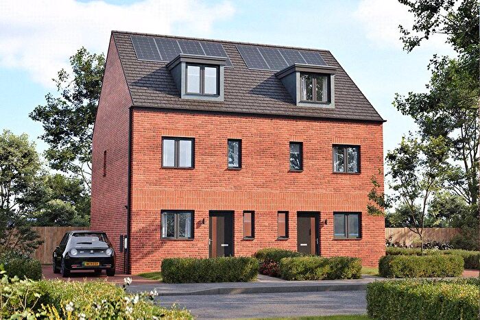 3 Bedroom Semi Detached House For Sale In Walsingham Drive, Runcorn, Cheshire, WA7